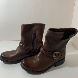 Steve Madden Flair Ankle Boots size 8.5